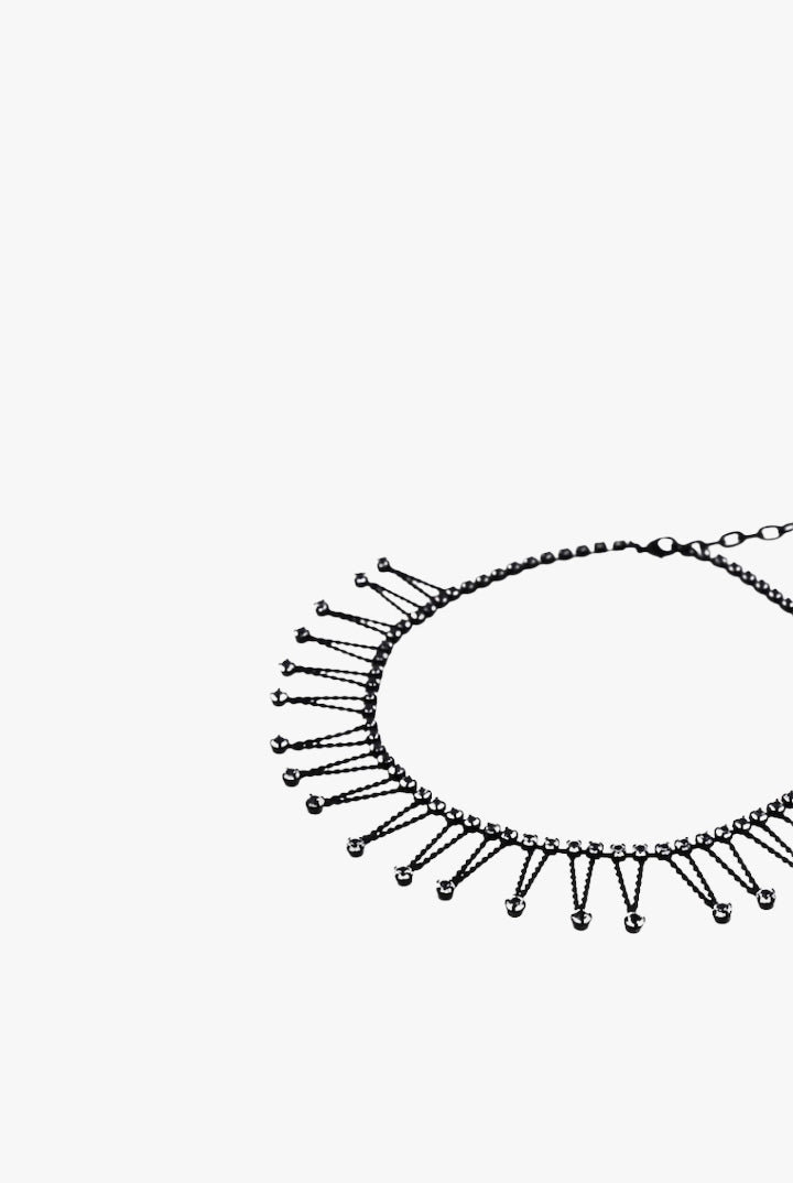 collier noir géométrique vintage