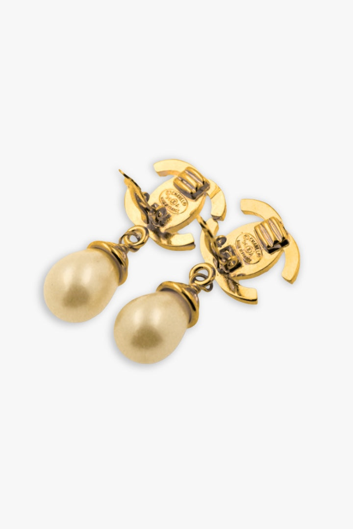 Boucles d'oreilles chanel vintage pendantes perles et fermoir clip