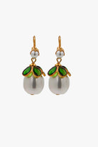 Boucles d'oreilles avenue en perle blanche nacrée et pâte de verre vert emeraude