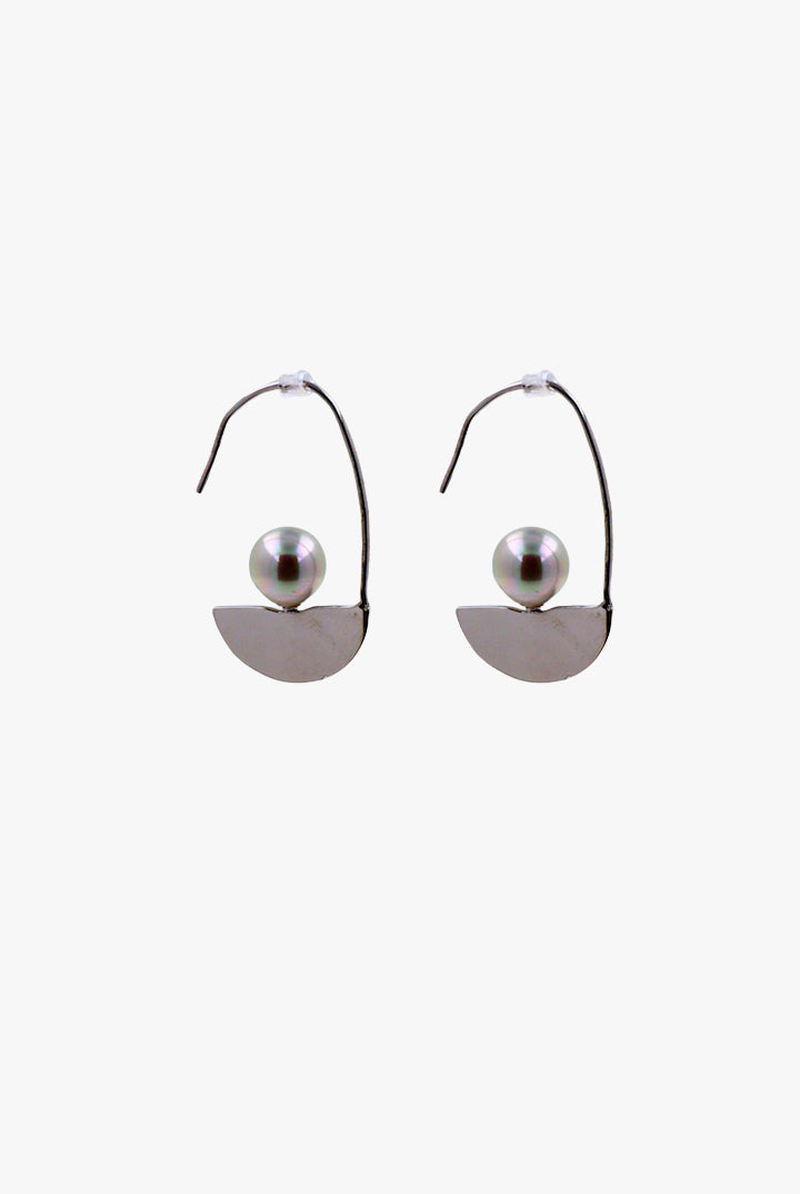 boucles d'oreilles minimaliste argentée ornée d'une perle oreilles percées vintage collection outlet