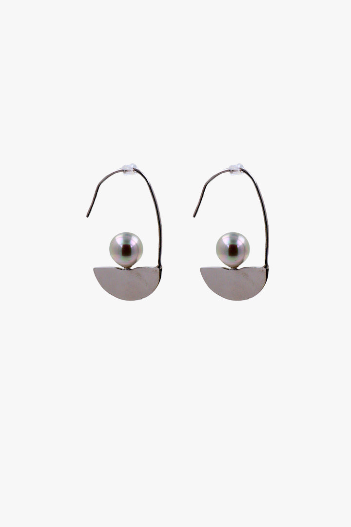 boucles d'oreilles minimaliste argentée ornée d'une perle oreilles percées vintage collection outlet