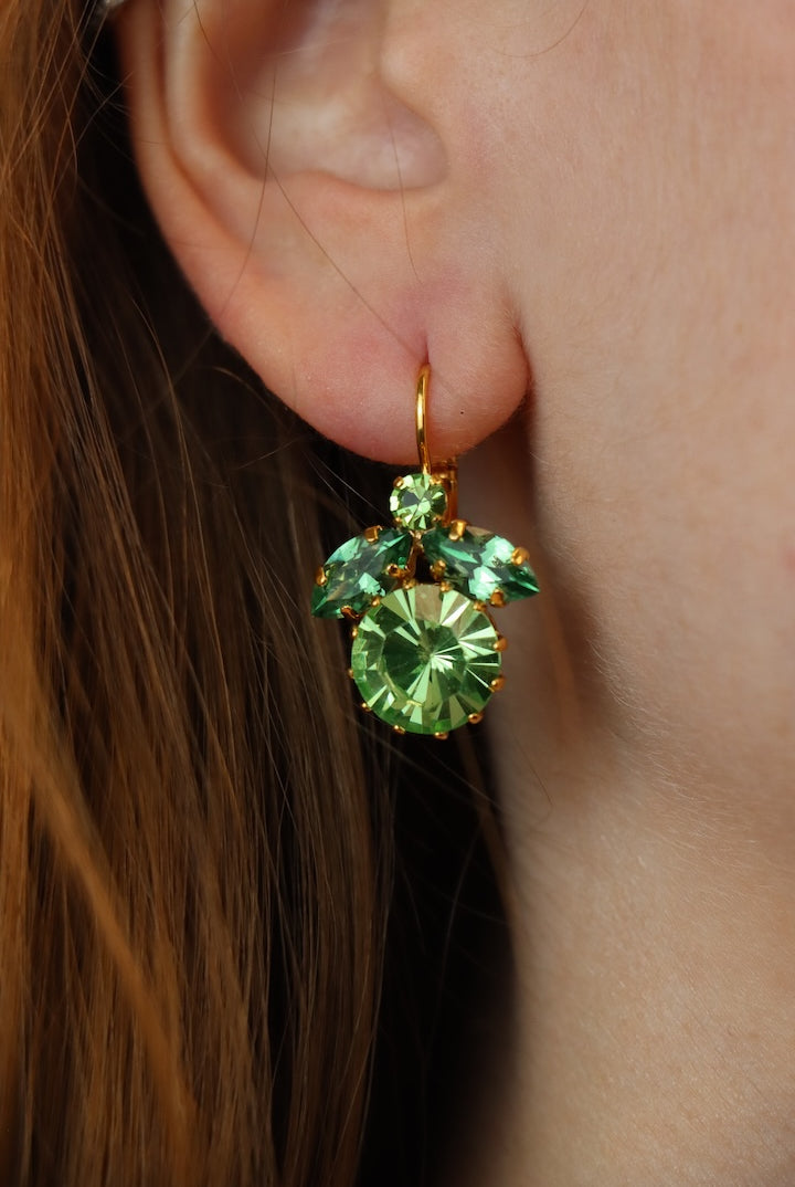 paire de boucles d'oreilles en forme d'abeille verte menthe en strass - bijou fait main