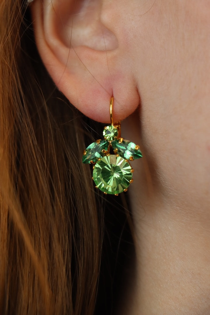 paire de boucles d'oreilles en forme d'abeille verte menthe en strass - bijou fait main
