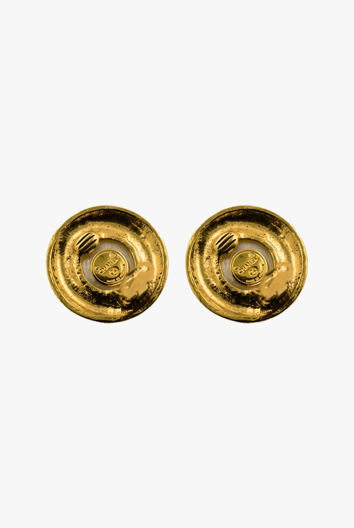 Boucles d'oreilles Chanel dorée cabochon bijou fantaisie de luxe fermoir clip