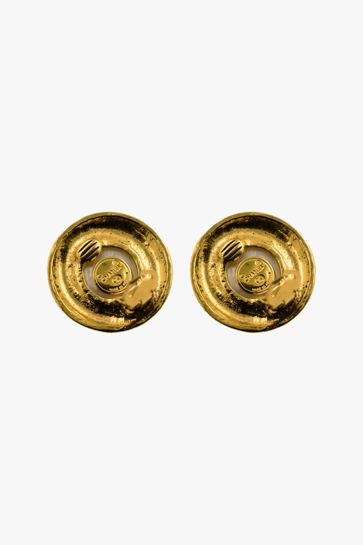 Boucles d'oreilles Chanel dorée cabochon bijou fantaisie de luxe fermoir clip