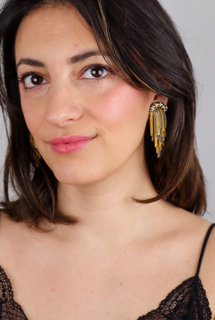 Boucles d'oreilles pendantes clip en chaînes et perles bicolore dorées et argentées