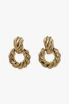 Paire de boucles d'oreilles moyenne dorée -fermoir clip - forme créoles vintage