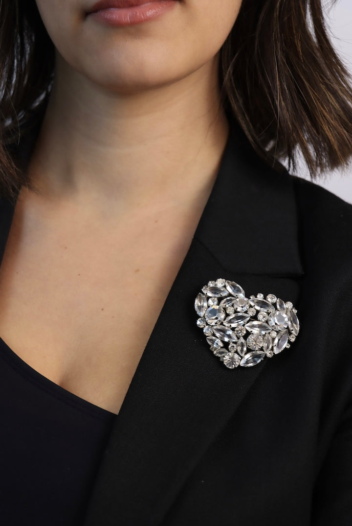 Broche en forme de coeur vintage ornée de strass