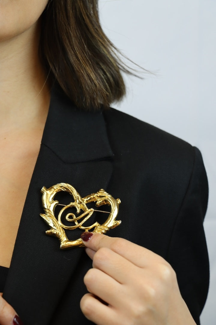 Broche vintage dorée en forme de coeur Christian Lacroix