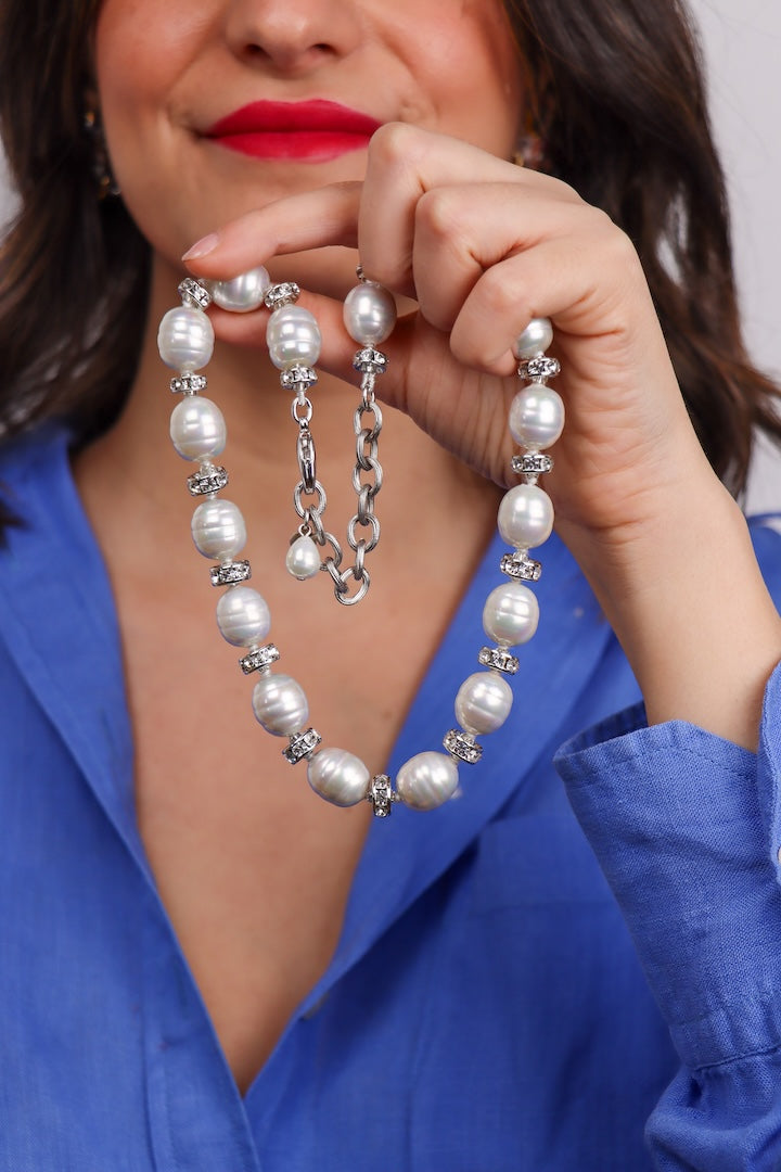 Collier de perles blanches nacrée et strass Swarovski fermeture argentée