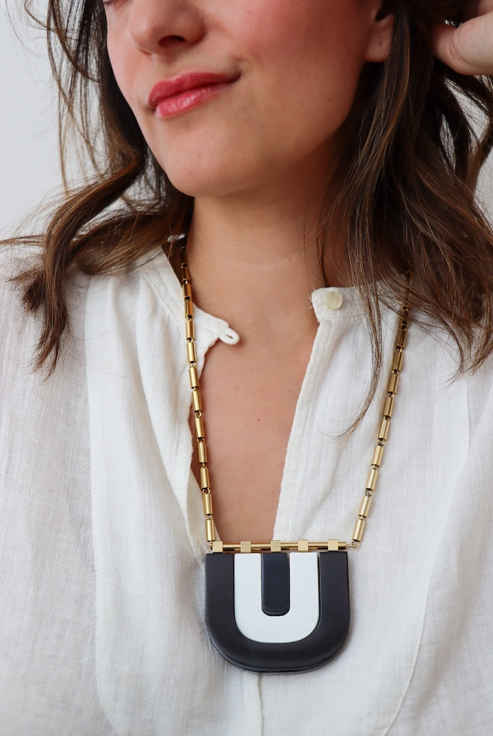 Collier chaîne dorée noir et blanc de la marque Lanvin - Vintage collection - pièce unique