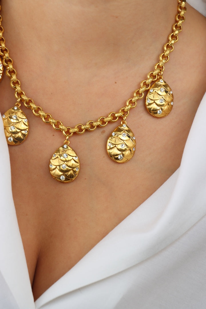 Magnifique collier avec breloques - fait à paris - Bijou fantaisie de luxe