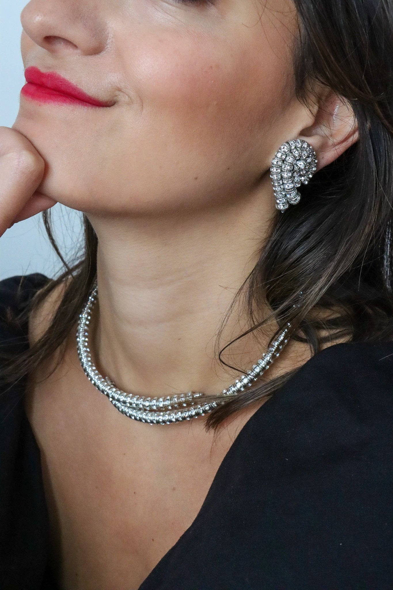 Boucles d'oreilles Mayfair argent portées — bijou fait main Paris depuis 1945