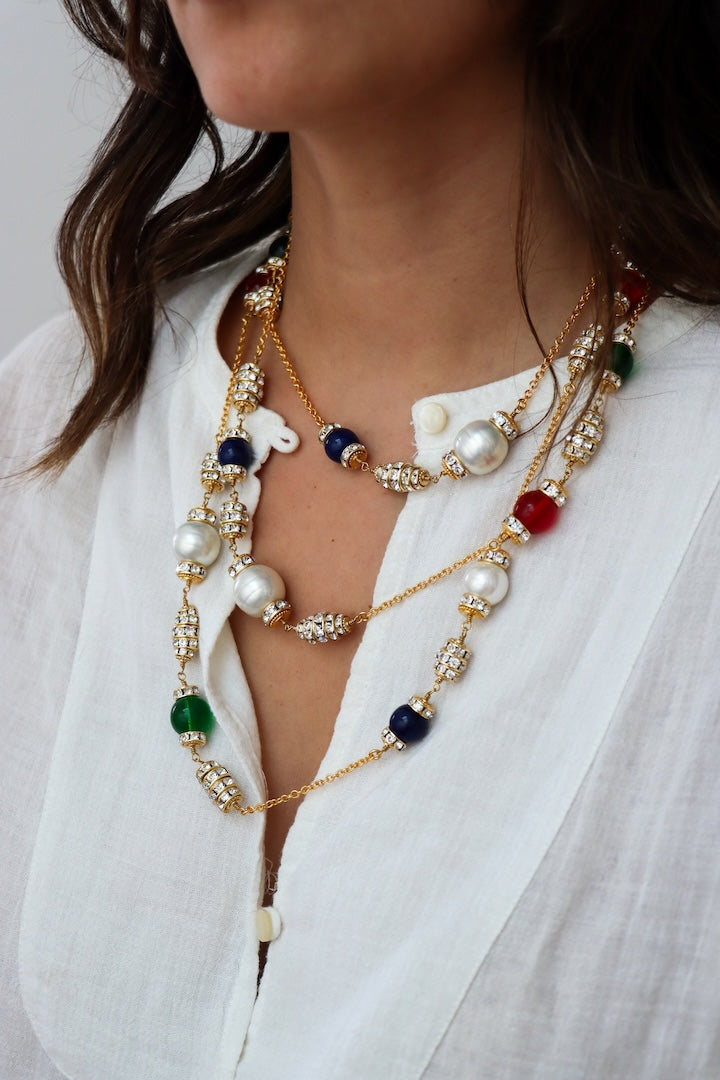 Sautoir en perles rouge bleu et vert et rondelle de strass doré et cristal - bijou fantaisie