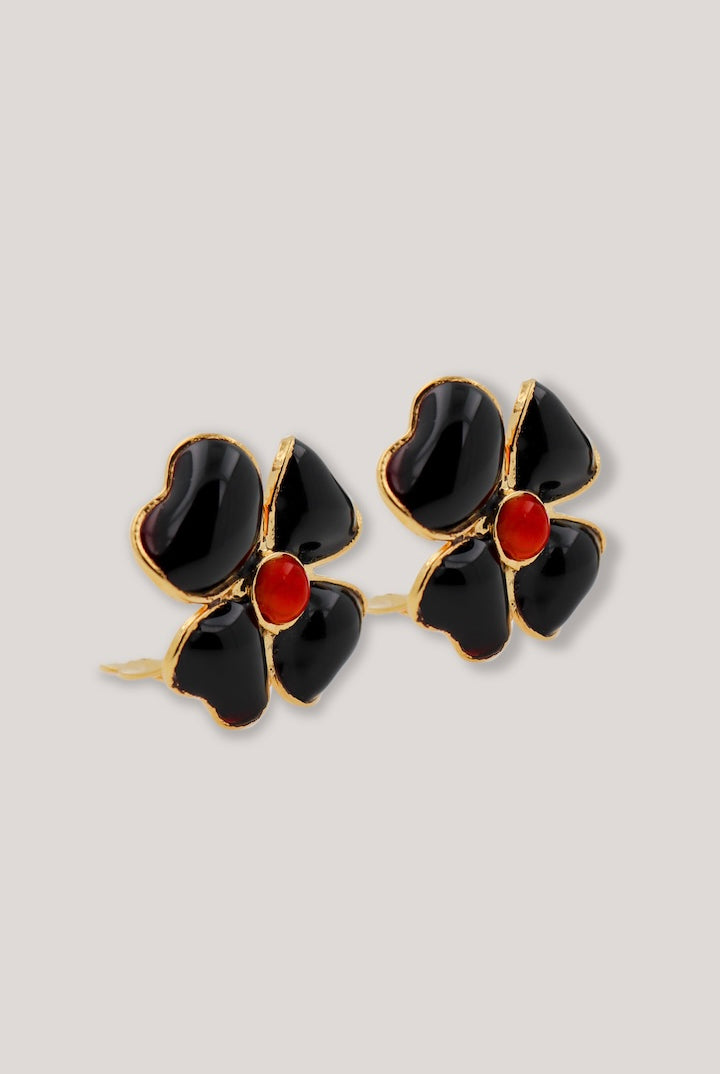 Paire de boucles d'oreilles en pâte de vert fermoir clip rouge et noir trèfle à quatre feuilles Lucky charms