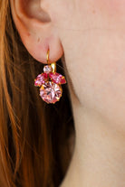 Boucles d'oreilles fantaisie abeille en strass rose barbie - bijou fait main à Paris