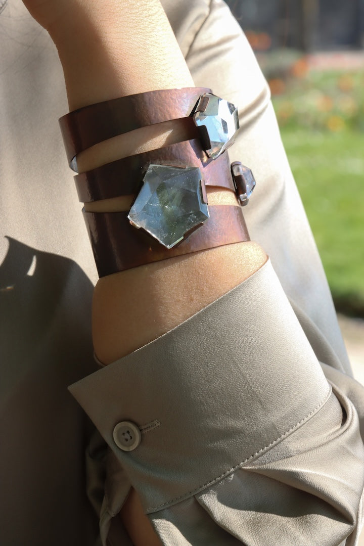 manchette vintage créateur Van Der Straeten strass et marron gros bracelet en métal