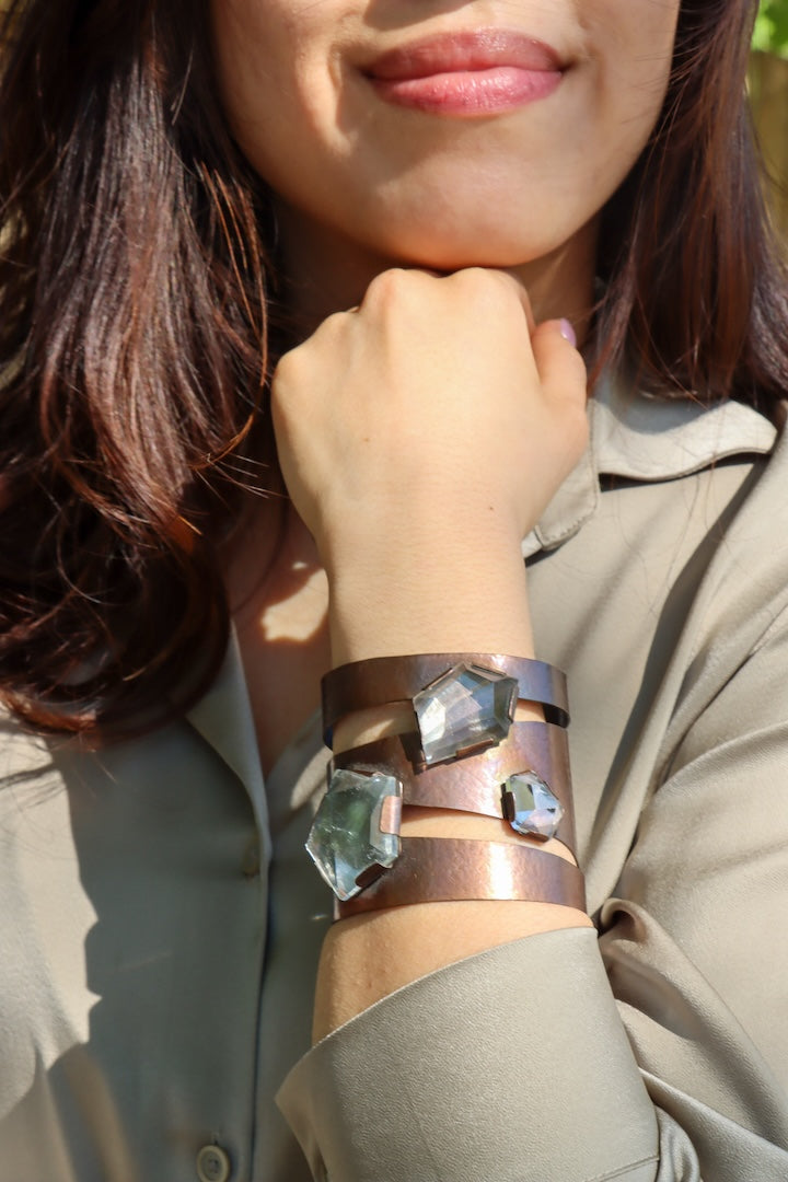 Bracelet manchette vintage créateur Van Der Straeten strass et marron en métal Gros bracelet