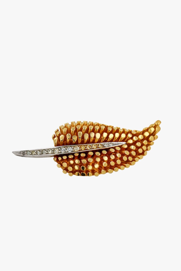 Broche en forme de feuille à relief doré de marcel boucher vintage