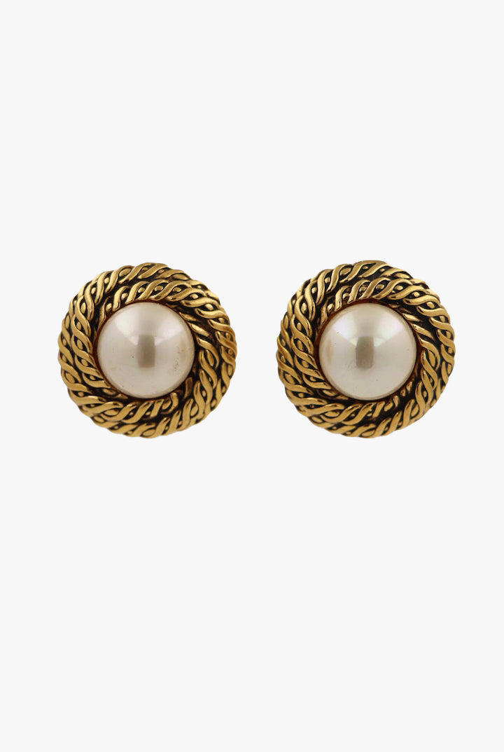 Boucles d'oreilles fantaisie de luxe CHANEL signée doré et perles