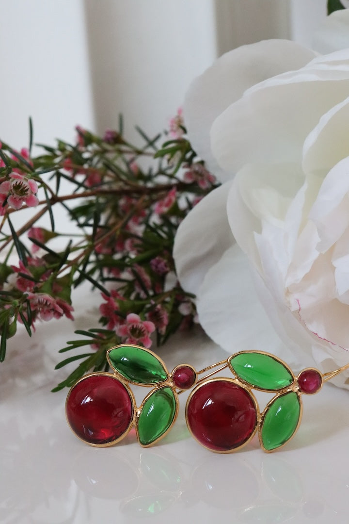 Boucles d'oreilles vert et rouge abeille pendantes bijoux fantaisie détail doré