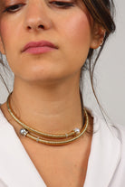 collier doré perles grises et blanches opaline  chocker  strass Swarovski