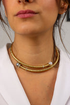 collier doré perles griseset blanches opaline ras de cou chocker strass Swarovski