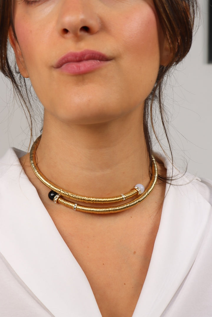 collier doré perles noire et blanche opaline chocker strass Swarovski