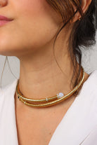 collier doré perles noire et blanche opaline ras de cou chocker  strass Swarovski