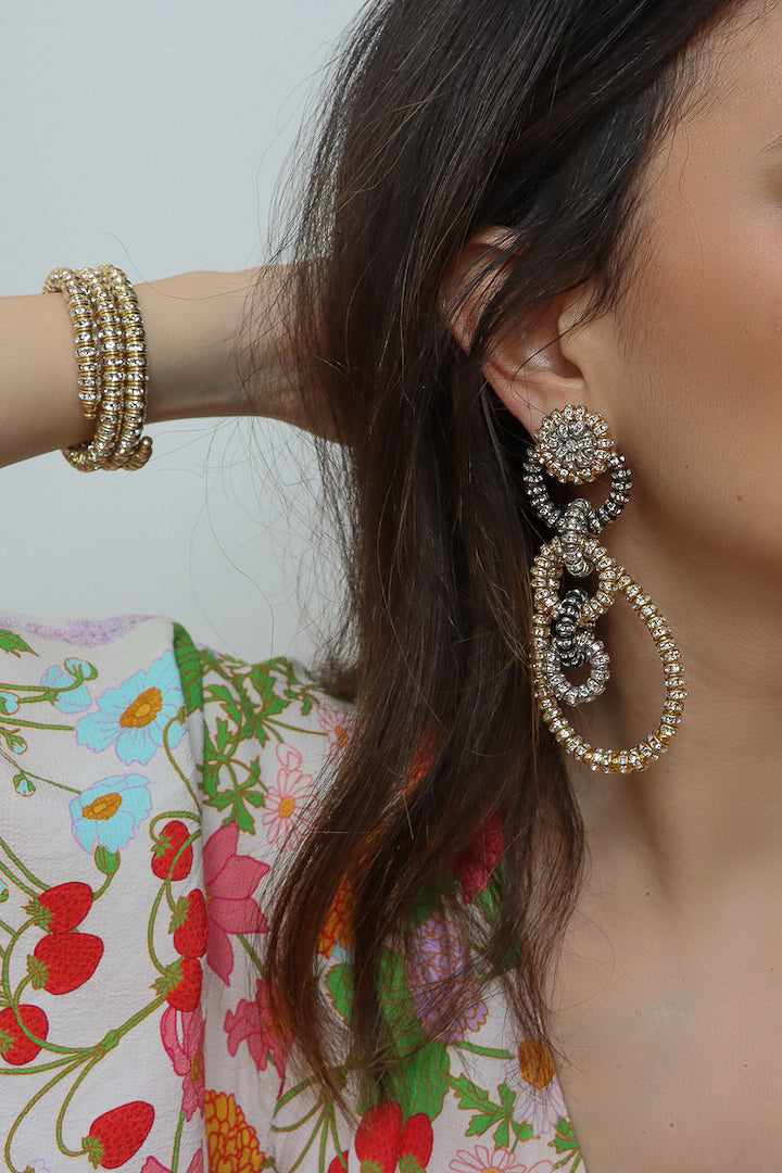 Boucles d'oreilles fantaisie XXL en perles et strass noir et doré fabriqué à la main - Françoise Montague