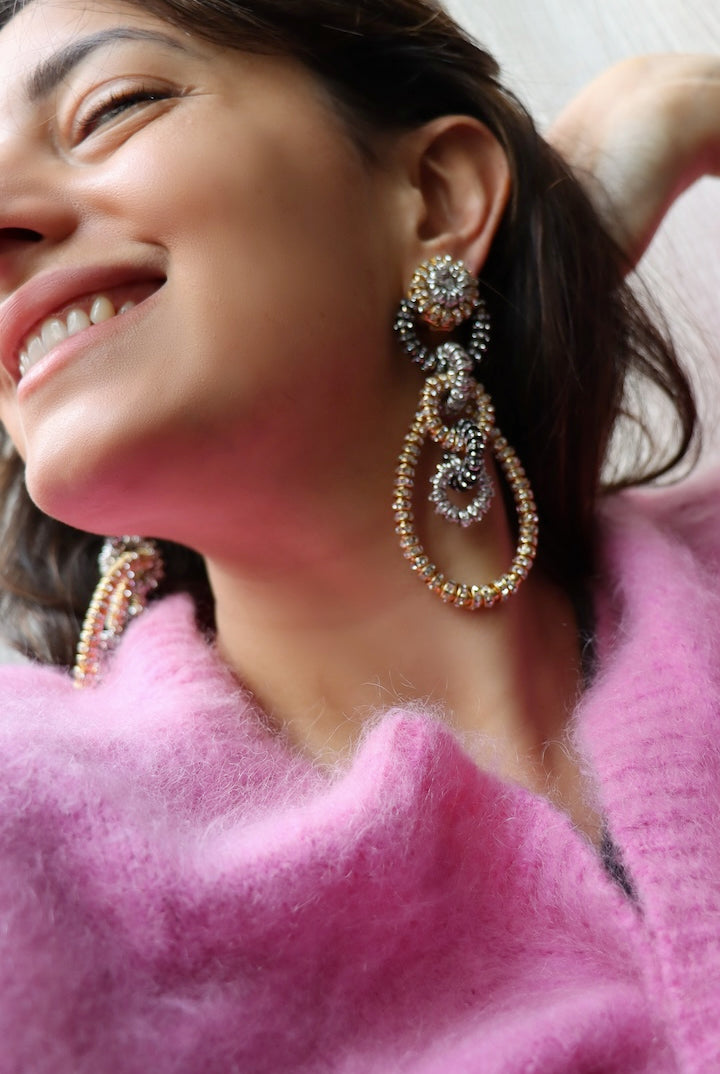 Boucles d'oreilles pendantes XXL Doré argentée et noire - bijou fantaisie fait à la main en France