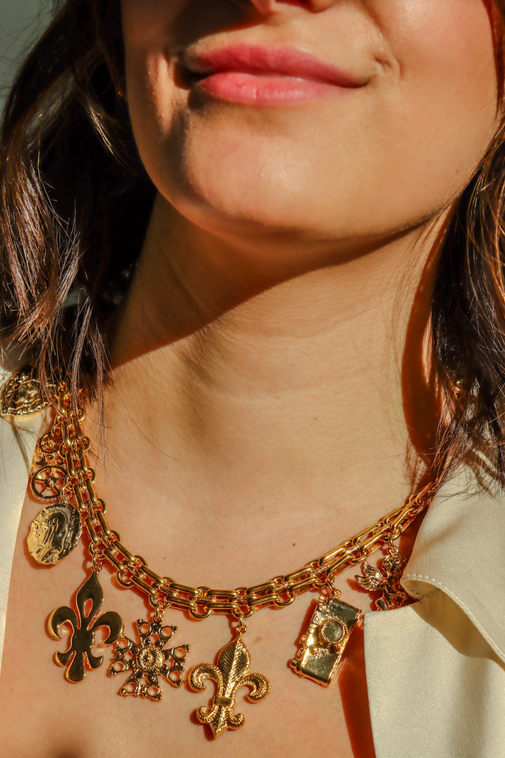 Vintage collier fantaisie et breloques dorée or tendance 