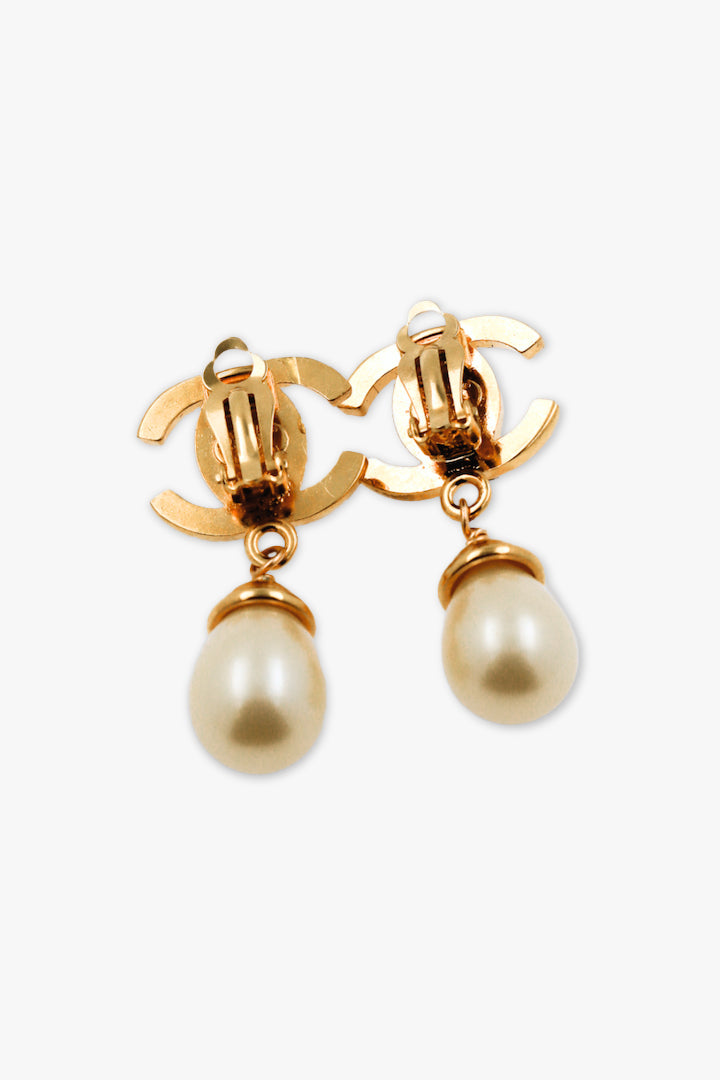 Boucles d'oreilles chanel vintage pendantes 