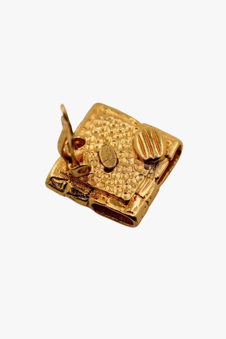 Boucles d'oreilles fermoir clip Chanel carré vintage 