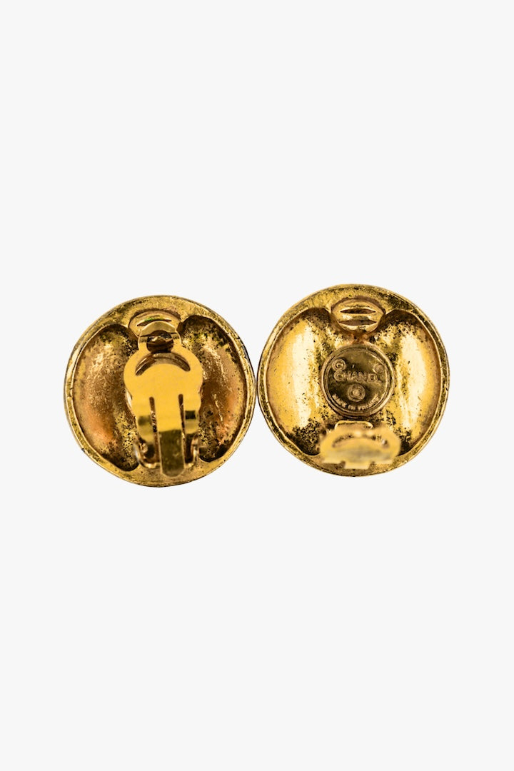 Paire de Boucles d'oreilles dorée cabochon fermoir clip Chanel vintage 
