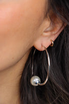 Créoles pour femme  fine dorée oreilles percées ornée d'une perles bijou fantaisie 