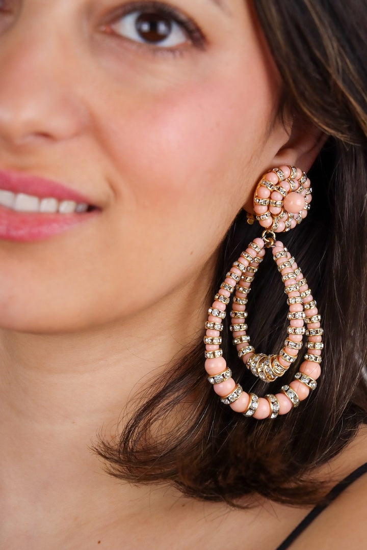 Boucles d'oreilles XXL pendantes femme perles rose claire et rondelles de strass tendance été