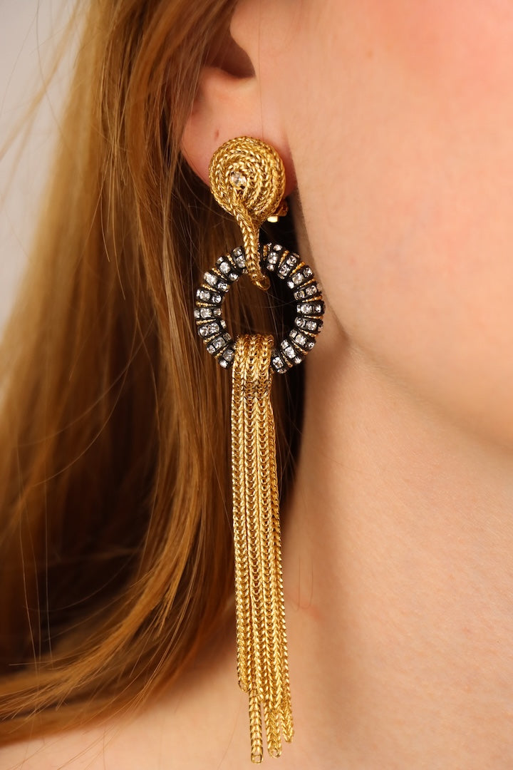 Boucles d'oreilles pendantes Renaissance, strass et chaines dorées, finition trimétal, fermoir clip