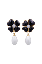 Boucles d'oreilles Amalfi trèfle noir cabochon pâte de verre et perle nacrée blanche, Haute Fantaisie Paris