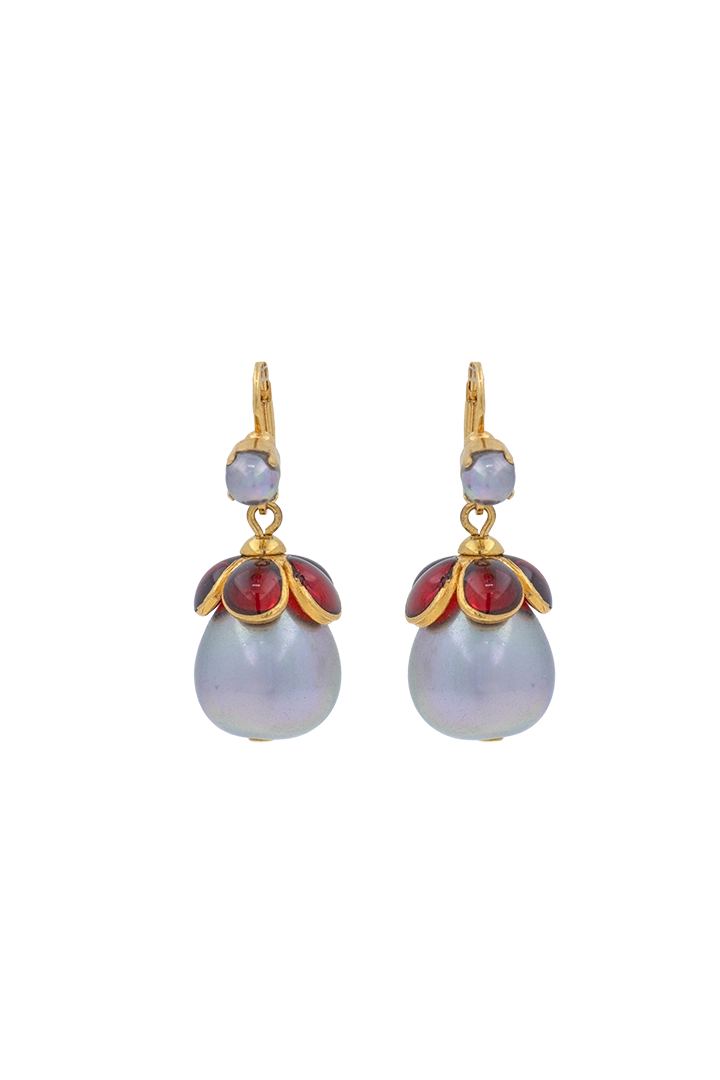 Boucles d'oreilles percées perle grises nacrées et pâte de verre rubis détail dorée