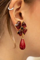 Duo améthyste en packshot bijou, cabochon trèfle et pendentif poire violine, reflets soyeux pâte de verre artisanale