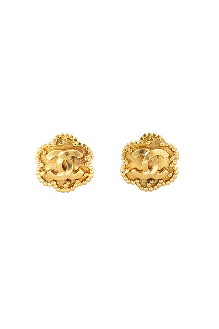 Boucles d'oreilles Chanel  fermoir clip dorée logo