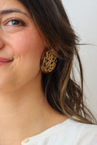 Boucles d'oreilles en couleur effet écaille et détail d'écriture doré - fermoir clip - vintage collection 