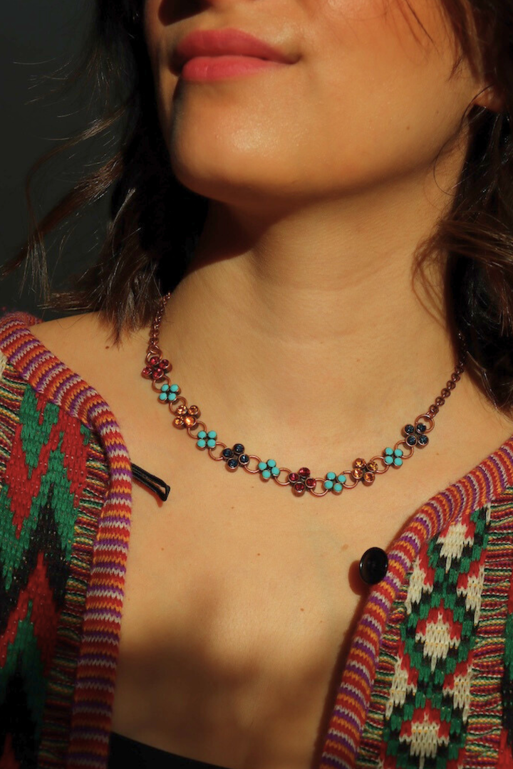 Collier ras de cou fantaisie femme strass bleu turquoise topaze orange rouge chaine en cuivré tendance