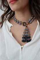 Collier long en rondelle de strass bleu saphir jean calcédoine et détail doré - Bijou Fantaisie couture 