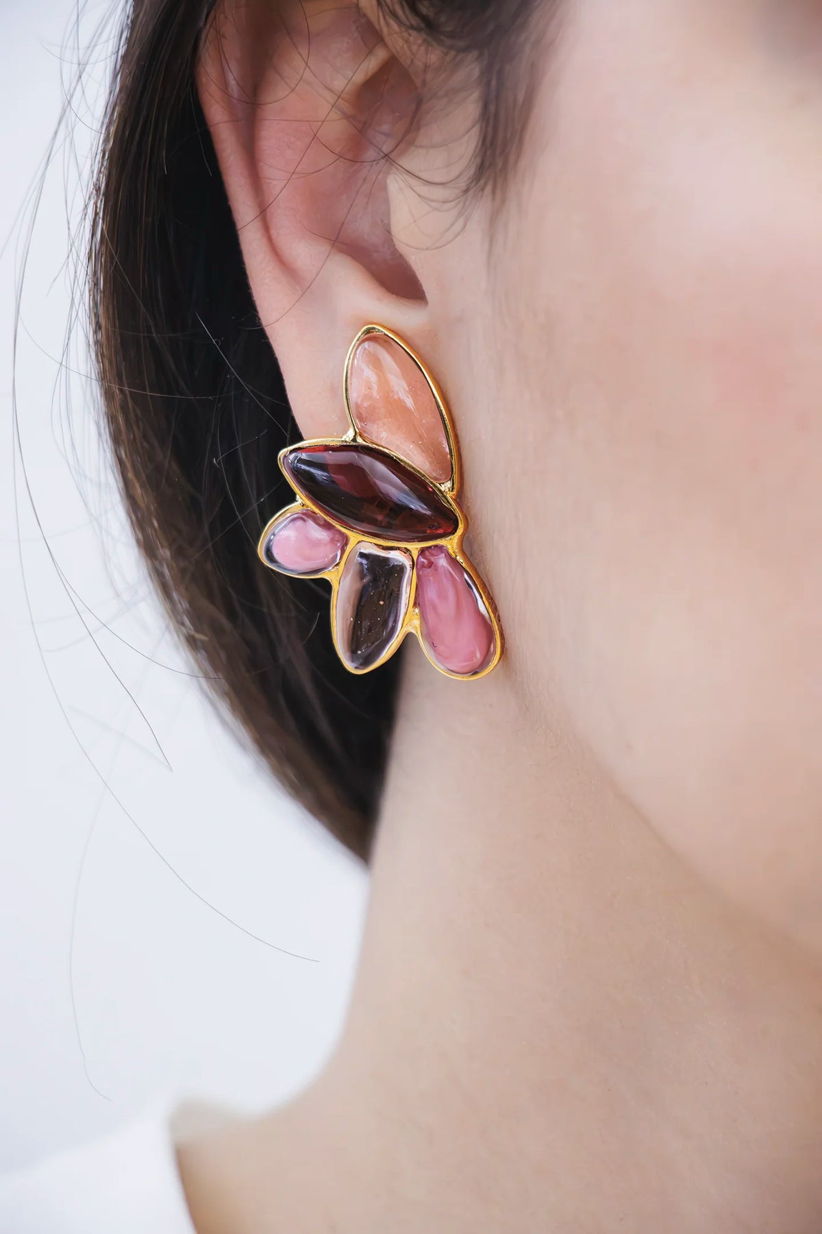 Boucles d'oreilles clip Sakura roses, fleur de cerisier en pâte de verre faite main à Paris