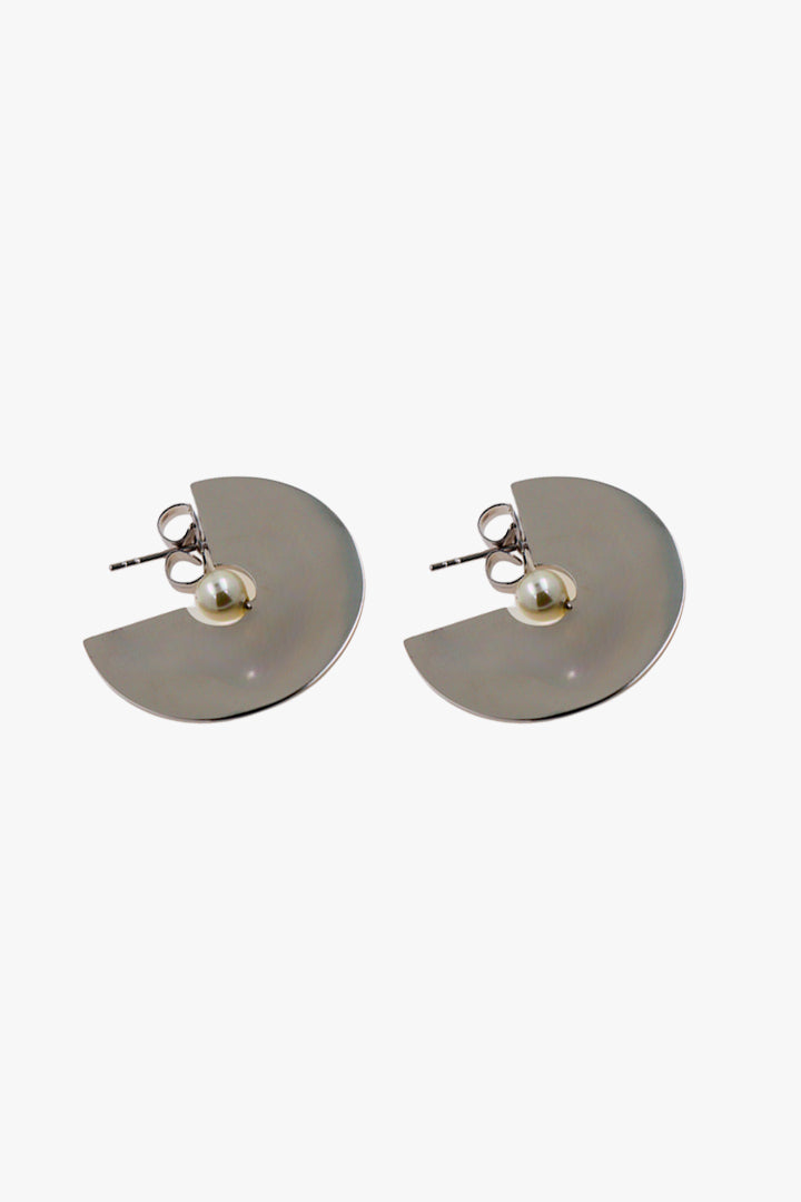 Boucles d'oreilles argentée ornée d'une petite perles nacrée vintage femme 