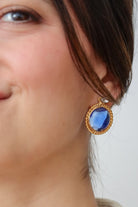 Boucles d'oreilles cabochon en pâte de verre couleur bleu saphir