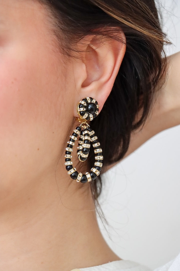 Paire de boucles d'oreilles perles noir et rondelle de strass doré et argentée - fermoir clip 