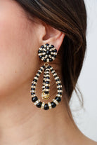 Paire de boucles d'oreilles fermoir clip avec perles noires et rondelles de strass dorée et argentée - bijou fait main 